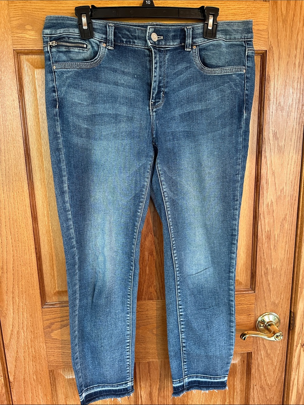 White House Black Market Crop Ankle Jeans